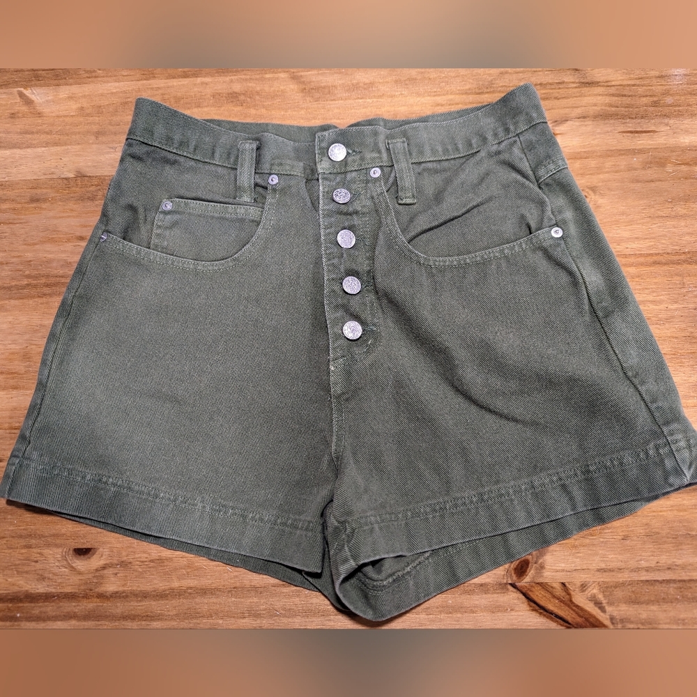 Vintage Best World Brand High Rise Mom Jean Shorts in Army Green Size Medium
